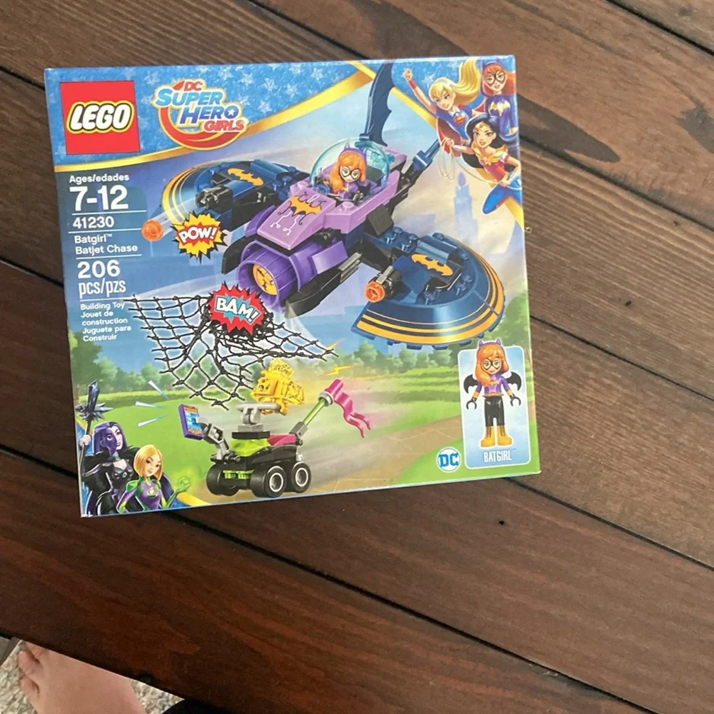 LEGO DC Super Hero Girls Batgirl Batjet Chase
